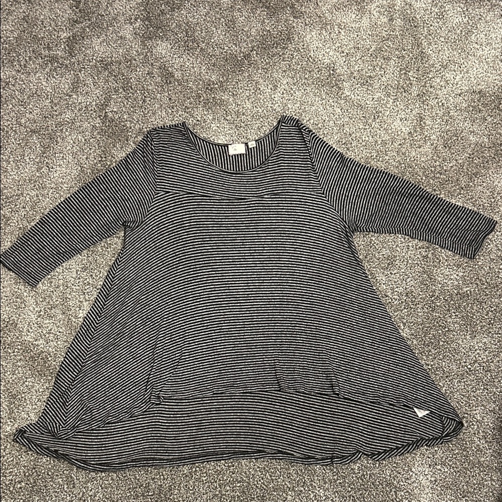 Anthropologie Striped Black and White Tunic Top size Large